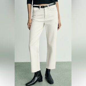 NWT- Mango Blanca Cropped Straight Fit Women's Jeans